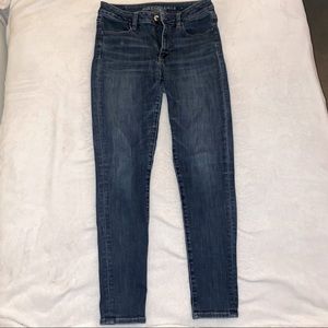Women’s size 8R American Eagle jeans.